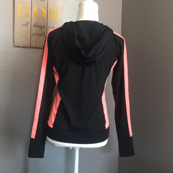 Dri fit work out long sleeve tee with hoodie - Picture 4 of 5